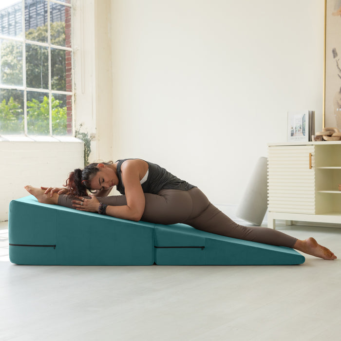 Reach Super Ramp / Convertible Bed Bench w/ Slip Cover for Yoga & Massage