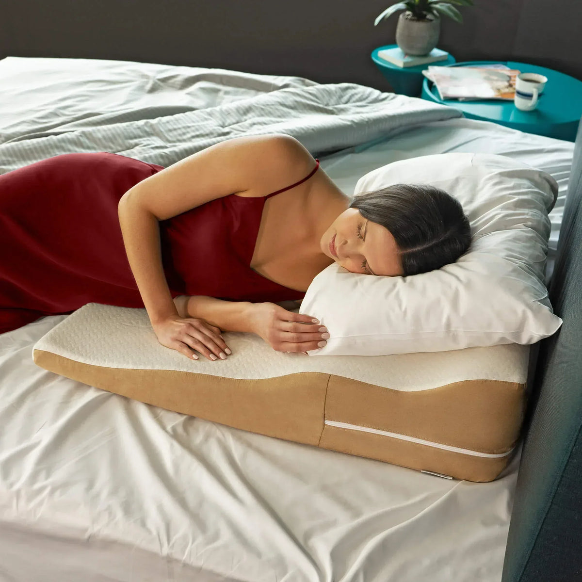Wavy Contoured Bed Wedge Acid Reflux Pillow with Gel Infused Cooling Memory Foam - Scofa, LLC